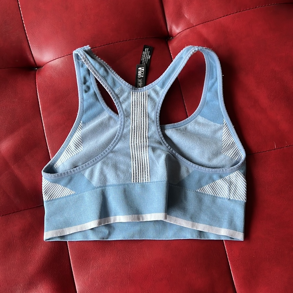 PINK Sports Bra - Picture 4 of 5